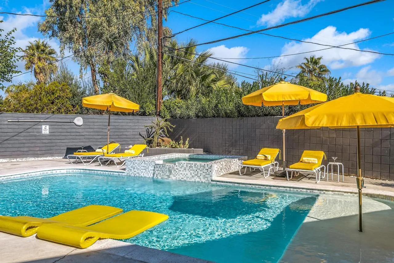 Casa de Férias Palm Springs Pool Bungalow Permit# 1491
